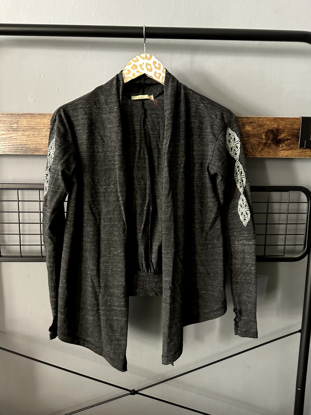 Alternative Earth Women's Gray Cardigan | Size Medium